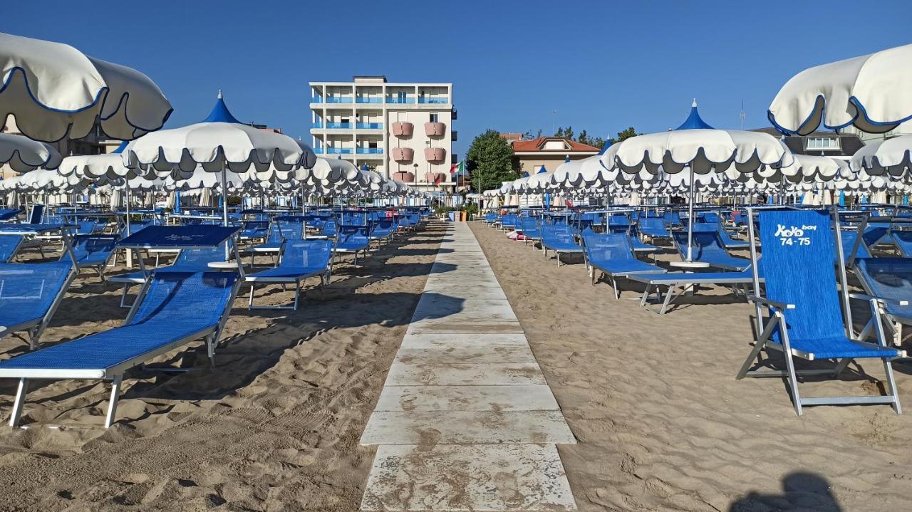 Hotel La Caravella Bellaria-Igea Marina Exterior photo