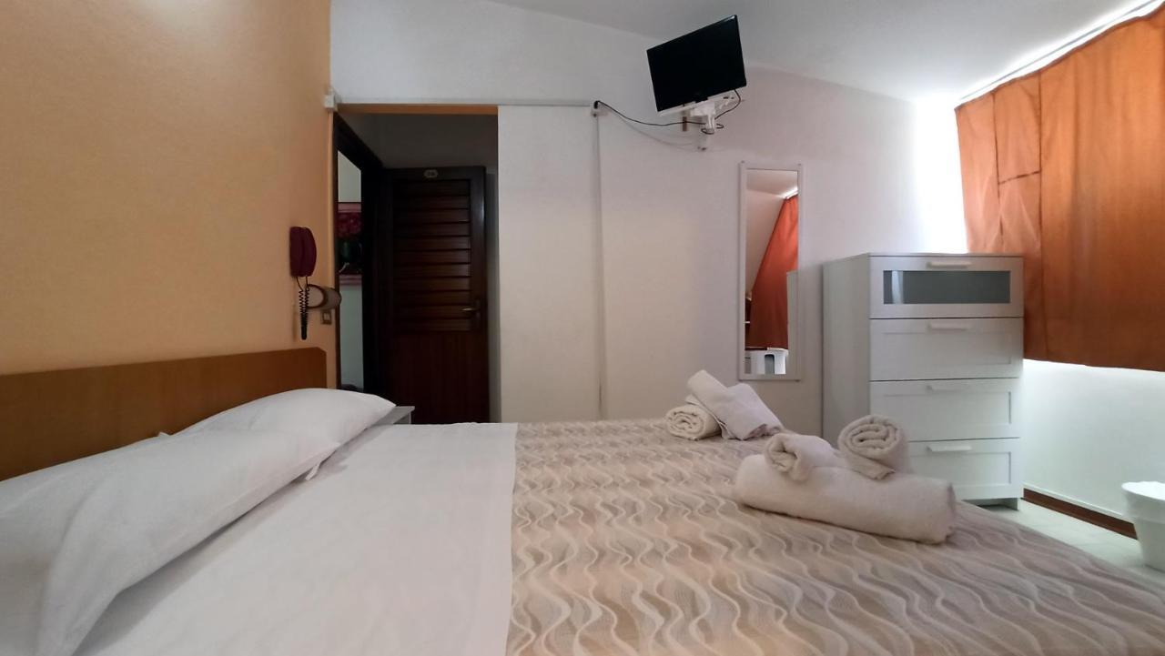 Hotel La Caravella Bellaria-Igea Marina Exterior photo