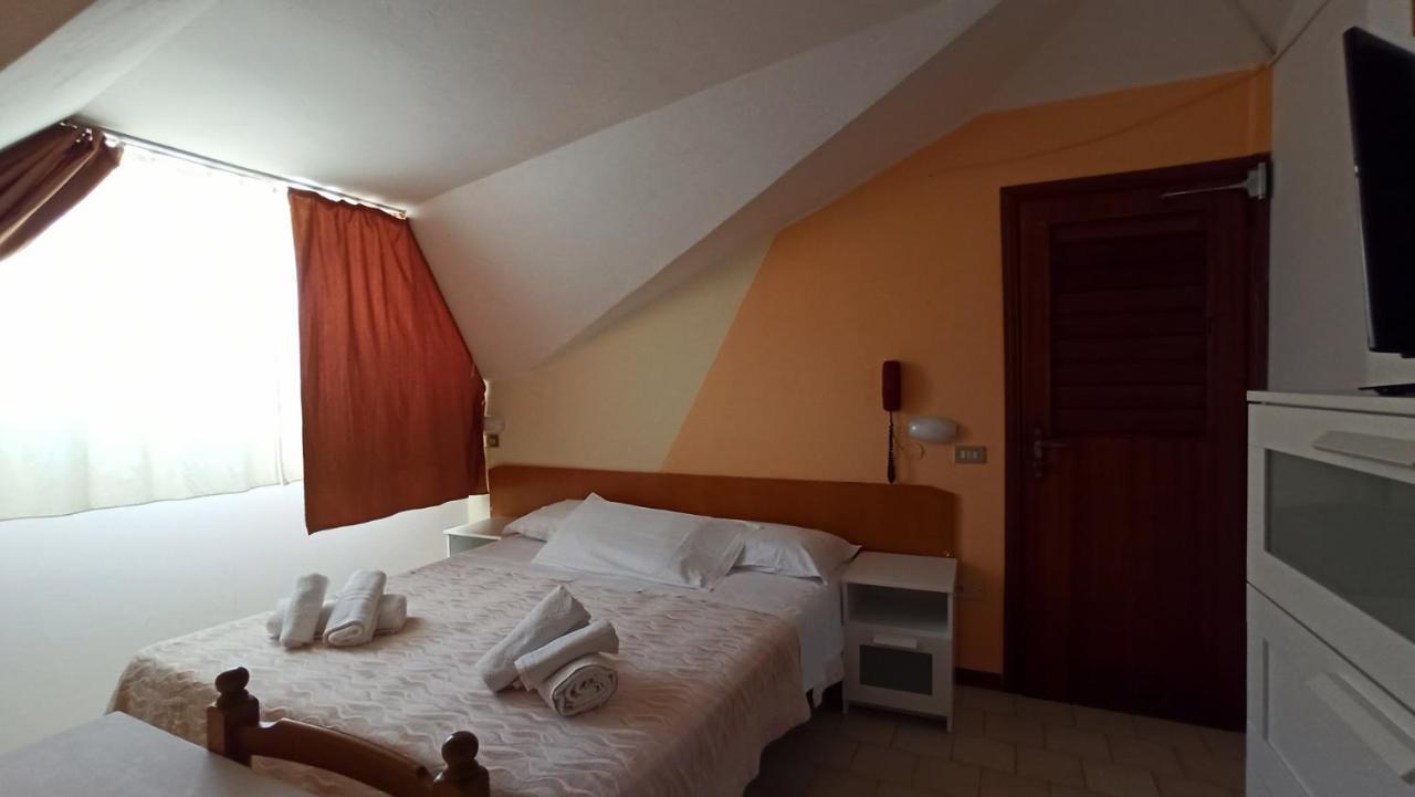 Hotel La Caravella Bellaria-Igea Marina Exterior photo